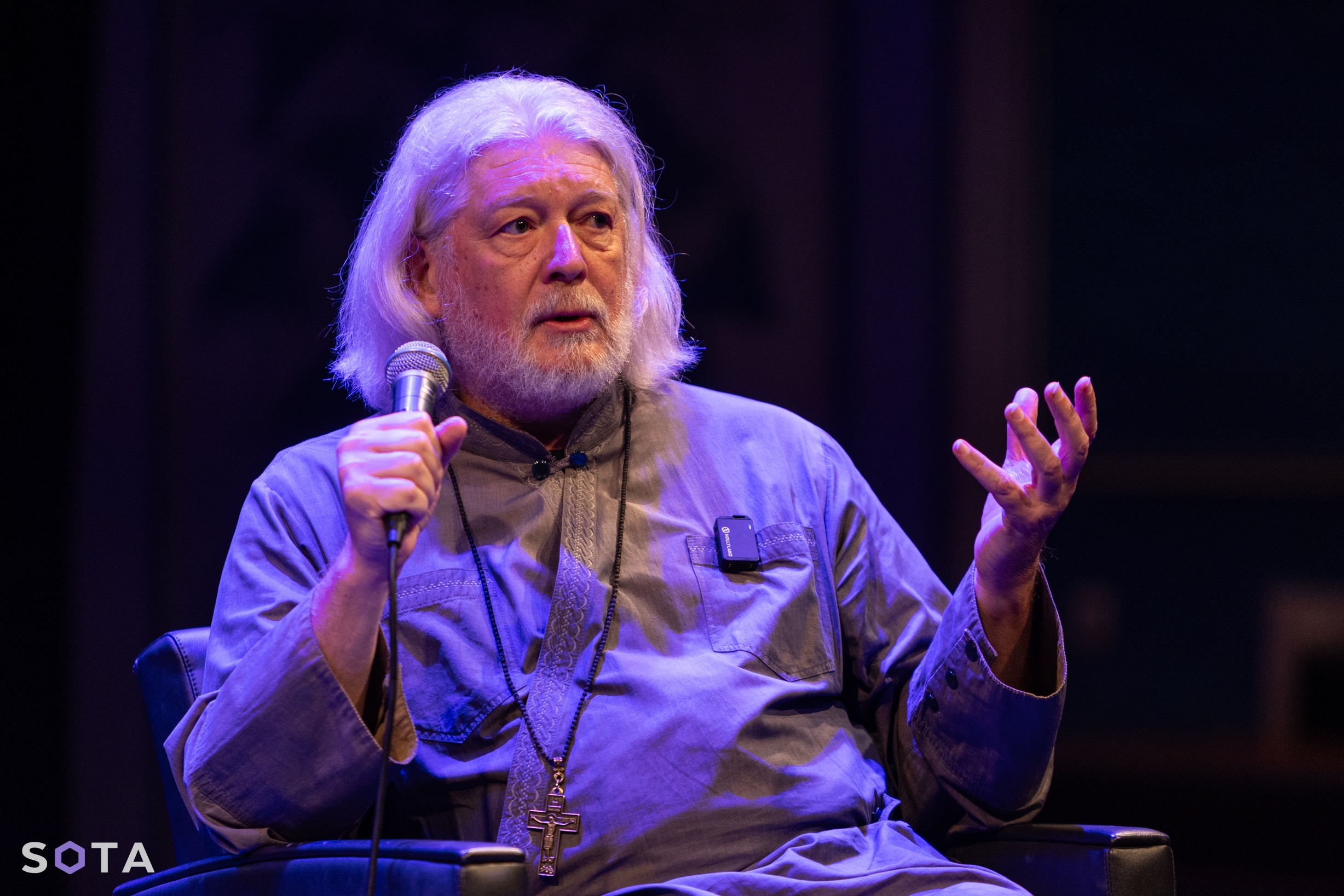 Обложка статьи Как «Церковный автостоп» привел о.Алексея Уминского в Париж