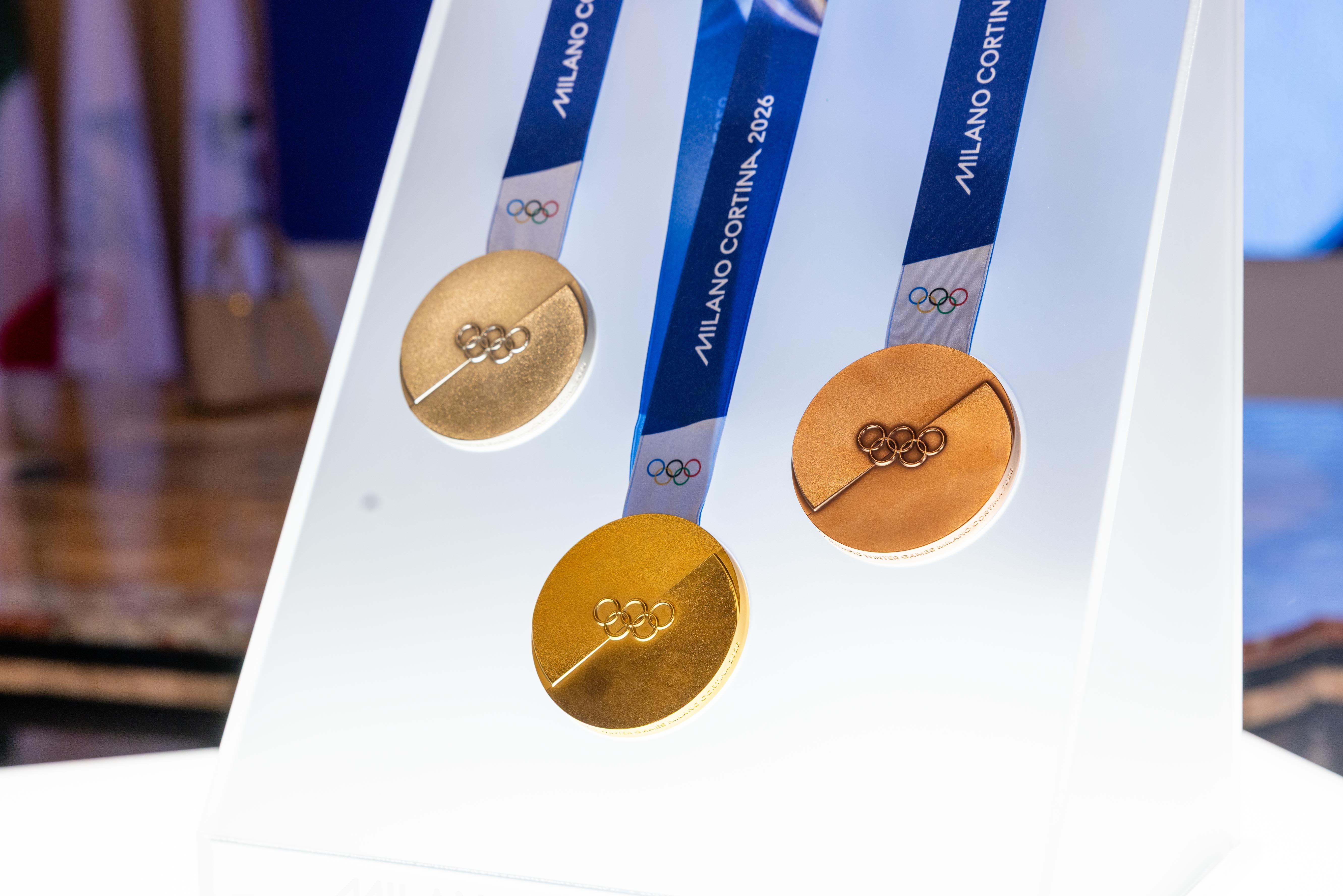 Обложка статьи Олимпиада-2026 — россияне без флага, зато с трансляцией (но не по телевизору)