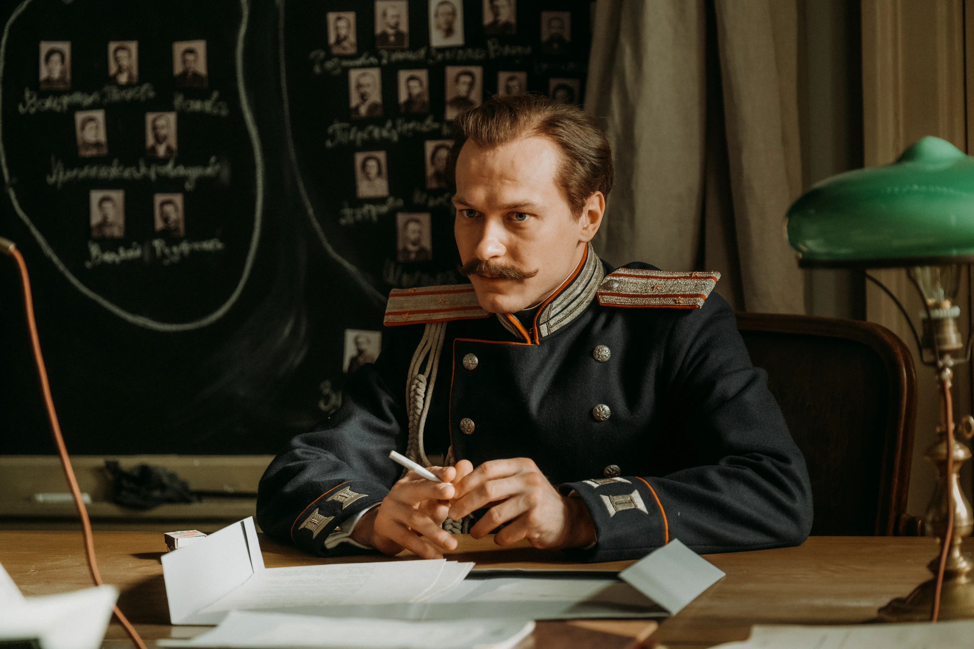 Кадр из сериала «Хроники русской революции» / kinopoisk.ru